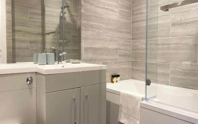 Modern Stylish 2 bedroom 2 Bath Apts.