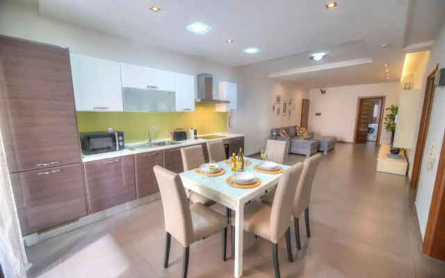 Bright & Large 2bedrooms in Sliema center MPOR1-1