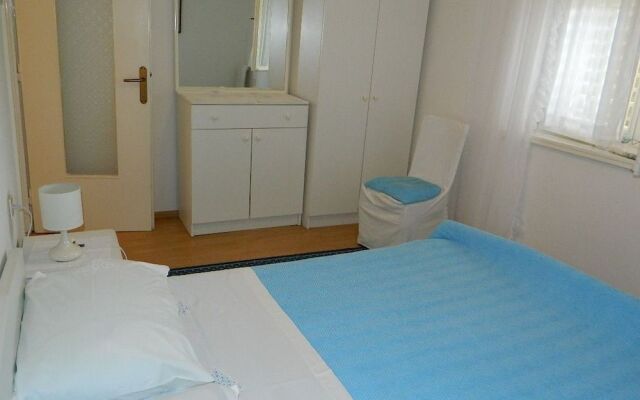 Apartment and Room Darinka