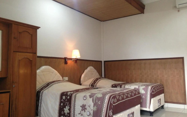 Dewa Bharata Bungalows Candidasa