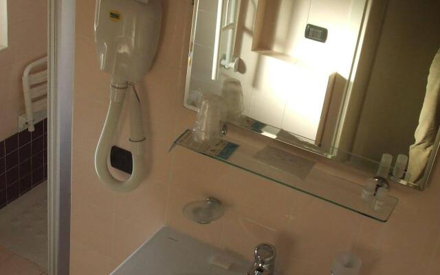 Hotel Clarin 14 by Dori