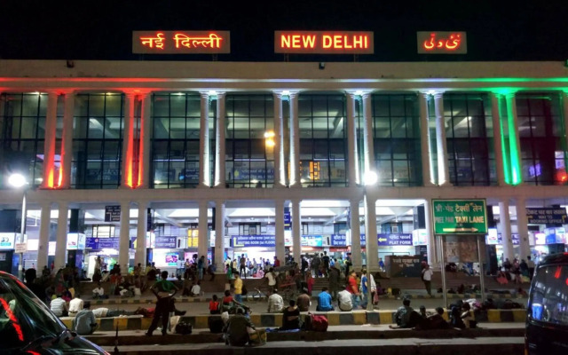 Hotel Delhi 55 @ New Delhi Railway Station