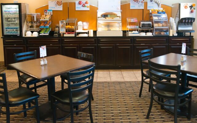 Holiday Inn Express Devils Lake by IHG