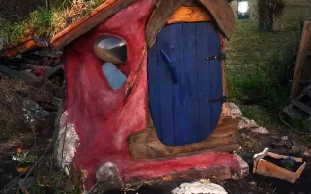 Hobbit House