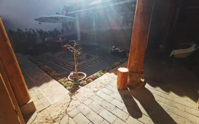 Lijiang Mengenju Inn
