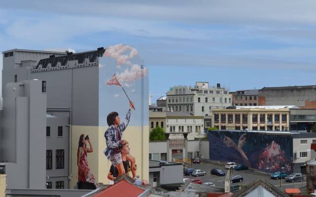 Wee Gem in Dowling Street