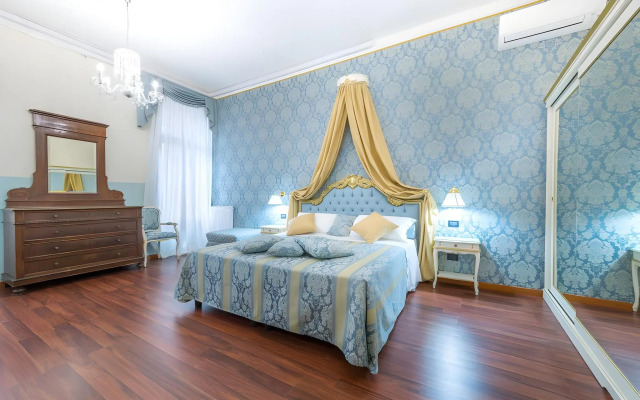Friendly Venice Suites