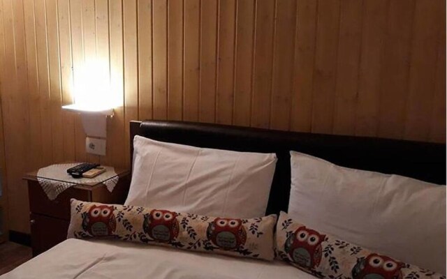 Hotel The First