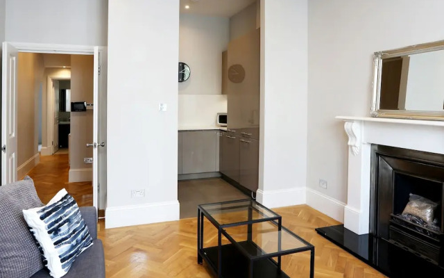 Experience Stunning Apartment Lifestyle. 10B