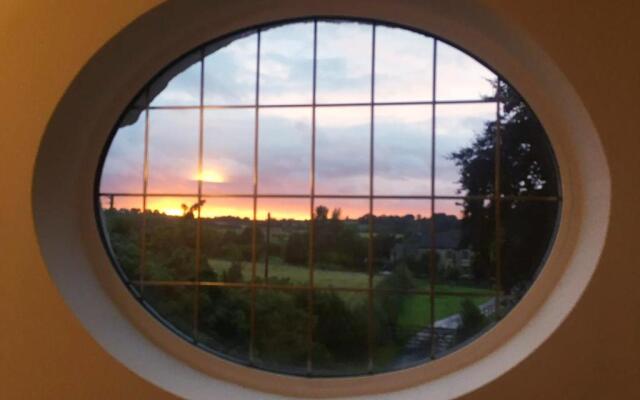 Large 2 ensuite bedroom flat with lovely views