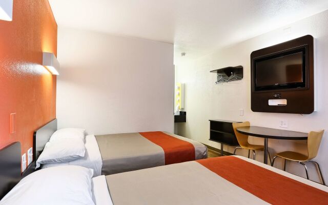 Super 8 by Wyndham Walnut Creek