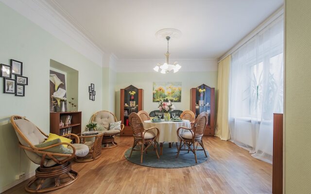 Апартаменты GM в Старопименовском пер., 16