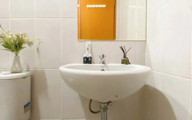 Cozy 1BR without Living Room at Royal Heights Apartment