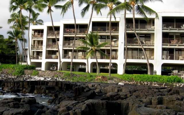 Kona Bali Kai 223 - Oceanfront 2 Bedroom Condo by RedAwning