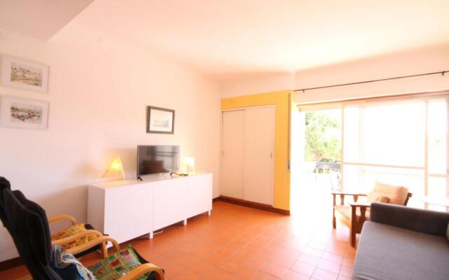 Sunny and Cozy Apartment, Lago Azul by Trip2Portugal