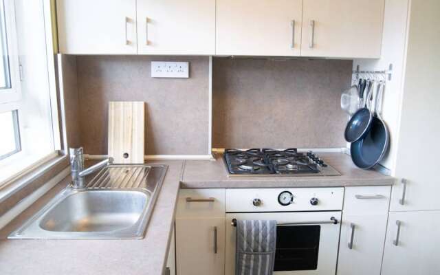 1 Bedroom Apartment Near Victoria Station