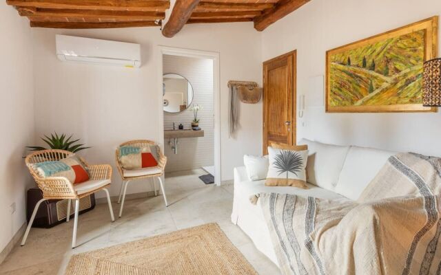 Stylish Luxury Loft Sleeps 4 San Gimignano Tuscany