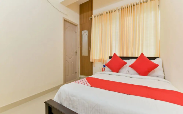 OYO 14879 Home Elegant 1BHK Kochi Airport