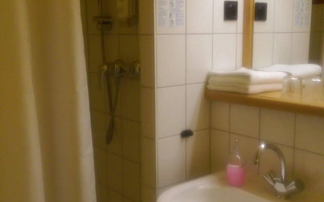 Acron Hotel