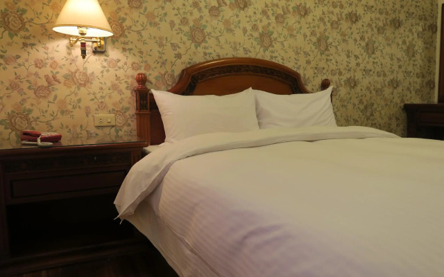Champagne Hotel