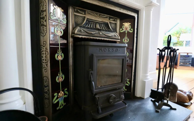 Period Deco flat in west end