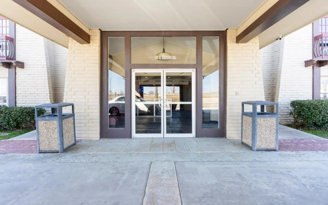 OYO Hotel Tulsa N Sheridan Rd & Airport