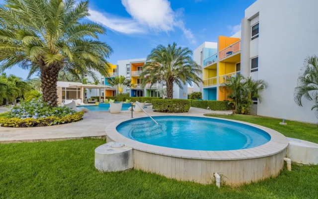 Ground Level Condo 2BR 2BA w Pool Access Gym