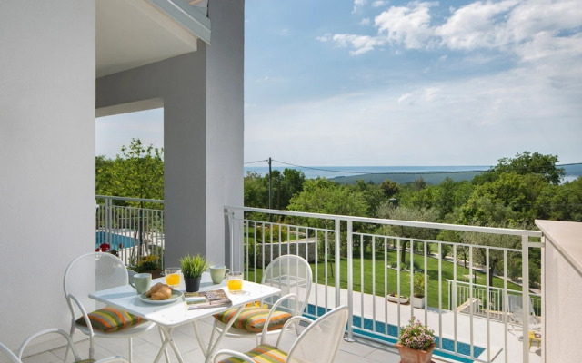 Peaceful Villa in Stanisovi With sea View