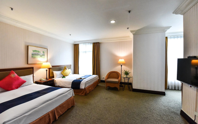 Wei-Yat Grand Hotel