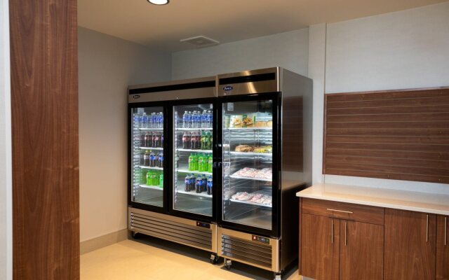 Holiday Inn Express Lethbridge Southeast by IHG