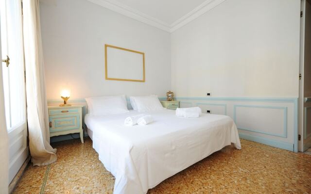 Royal Negresco - 5 Stars Holiday House