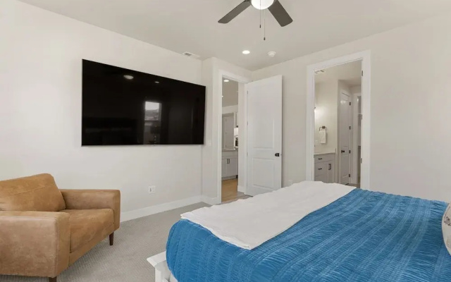The Splash Yard 5 Bedroom Home