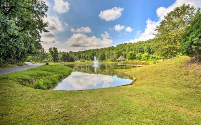 Clayton Resort Getaway w/ Pool Access, Pickleball!