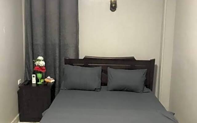 Panoramic pyramids Hills inn