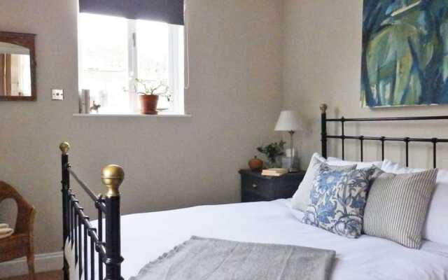 Lovely 2 Bedrooms Apartment Near Queens Park