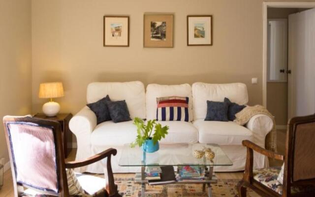 Central Funchal Apartment - GARDEN - Free Parking & AC