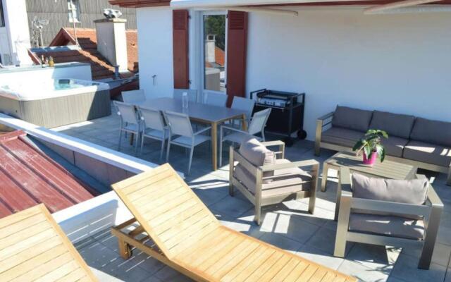 Duplex Elegant & Moderne - 3 chambres - Rooftop terrasse & Jacuzzi- Chélitz
