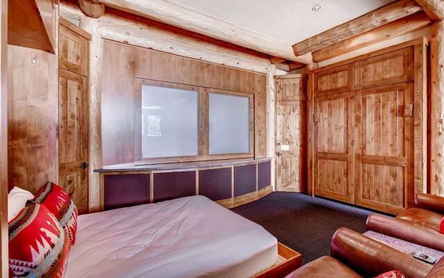 Rubywood - Private Home by RedAwning