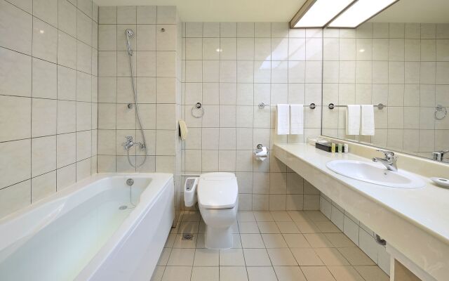 Le Midi Hotel Jungli