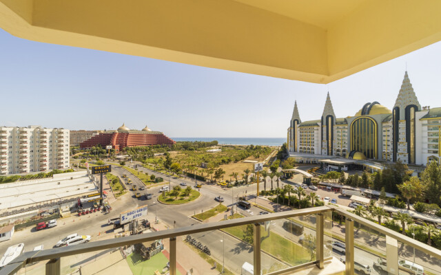 Fantastic Flat With Balcony and View in Aksu