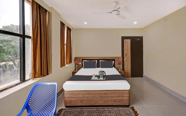 Capital O 90988 Moonlight Guest House