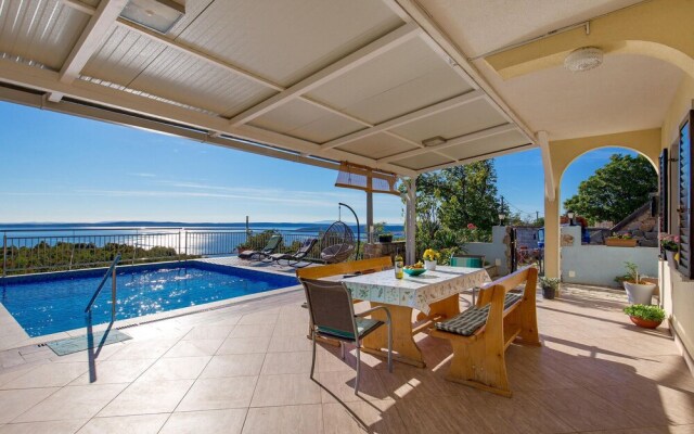 Beautiful Home in Jablanac With Wifi and 5 Bedrooms