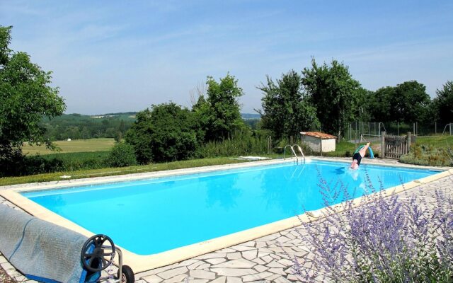 Villa With 4 Bedrooms in Saint-paul-lizonne, With Pool Access, Furnish