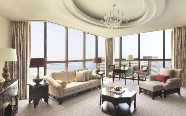 Bab Al Qasr Hotel