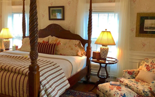 Captain David Kelley House Bed & Breakfast