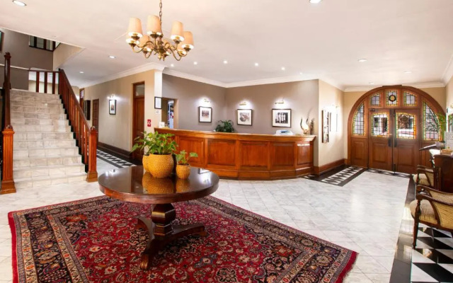 Queen’s Hotel by BON Hotels