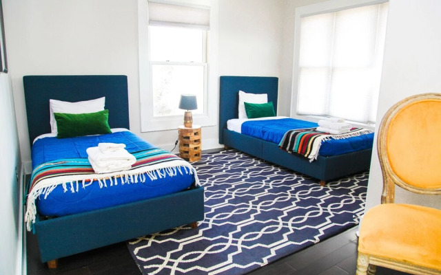 Nashville Sophistication Large Stylish Home + Private Studio!