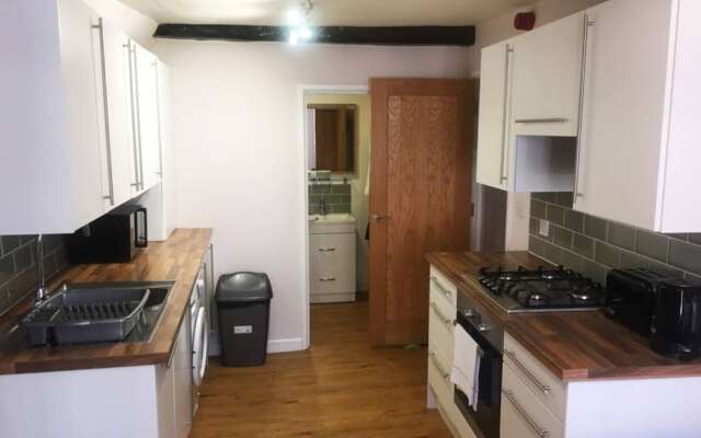 Modern 1 Bedroom Apartment in Central Bristol