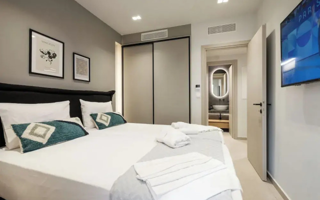 Exceptional Acropolis Suite by Cloudkeys