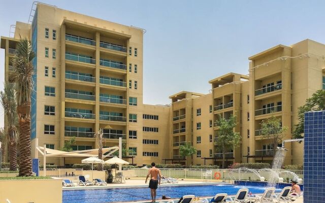 Spacious 1BR in The Greens!